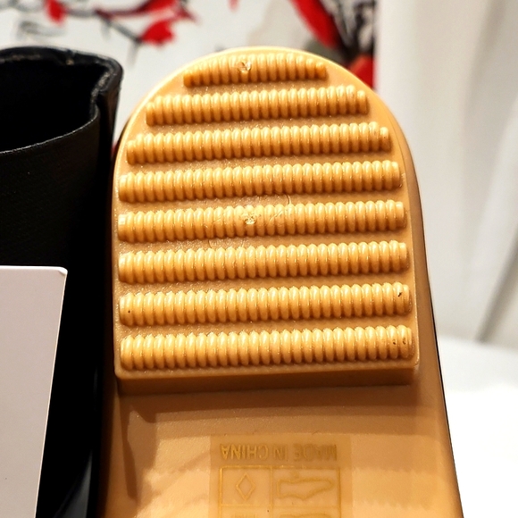 COPY - MAX MUXUM WOMANS NEW MAXMUXUM DUCK BOOTS BLACK VARIOUS SIZES. ANKLE PULL… - Picture 9 of 9